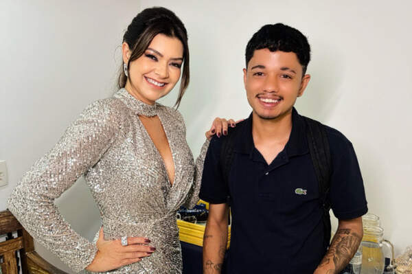 52A7AE1E-4DFA-432A-9E4C-2A1307F89E64